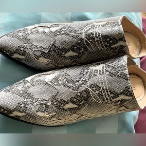 Snakeskin style mule shoe
